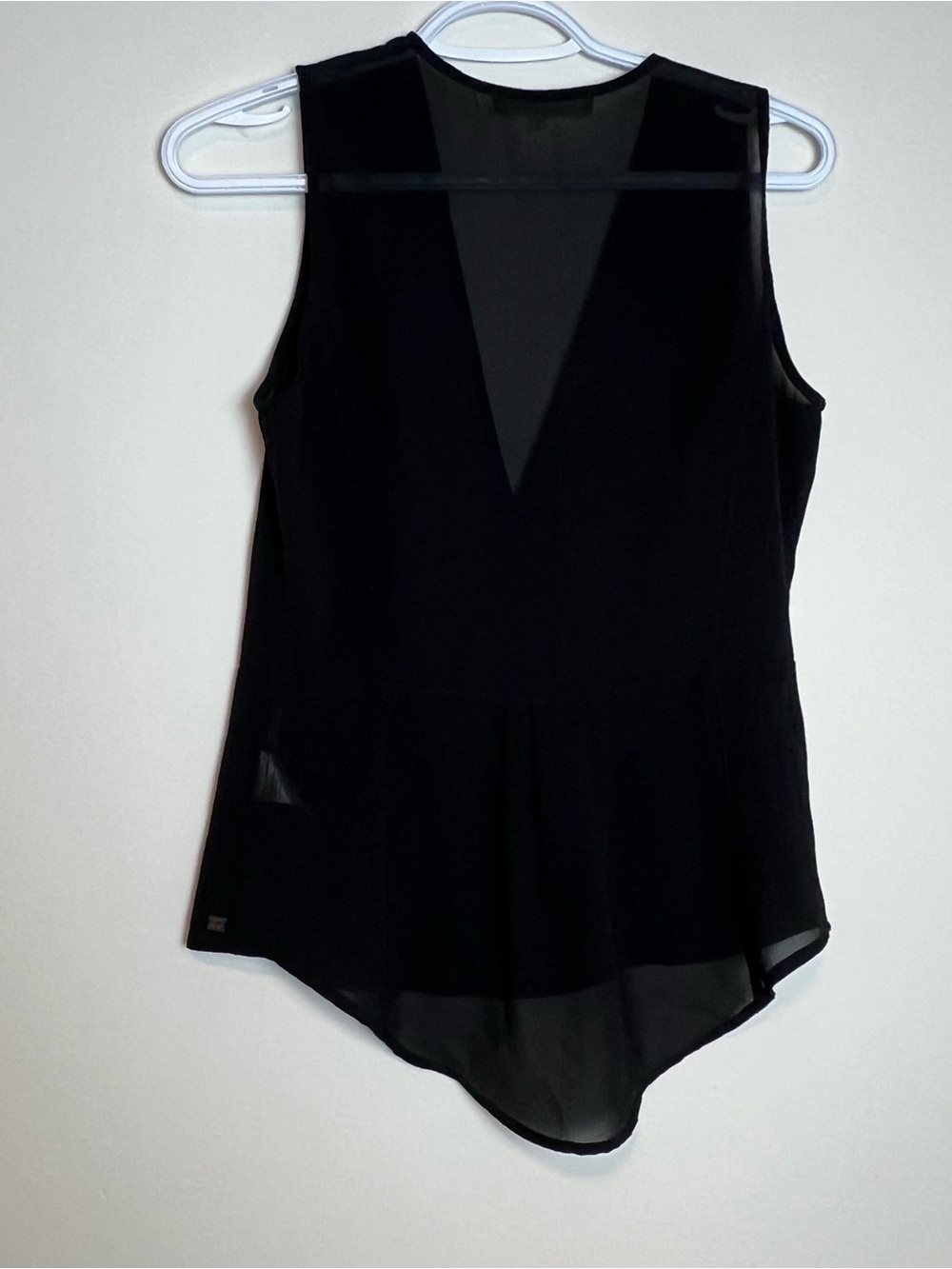 Monk & Lou Black Faux-Wrap Sleeveless Chiffon Blouse - Size Small (GUC) - Picture 2 of 7